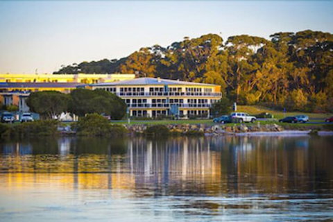 Waterview Luxury Apartments - Foster Accommodation 0