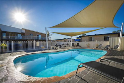 Waterview Luxury Apartments - Foster Accommodation 3