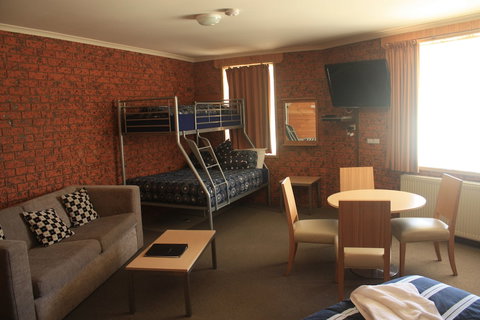 Merrijig Motor Inn Resort - Foster Accommodation 4
