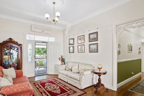 Elindale House Bed & Breakfast - Foster Accommodation 5