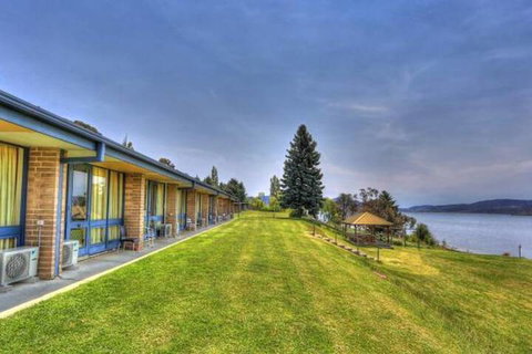 Lake Jindabyne Hotel - Foster Accommodation 1