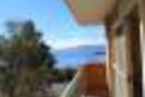 Twin Seasons 5 Deluxe Holiday Apartment - Foster Accommodation 7