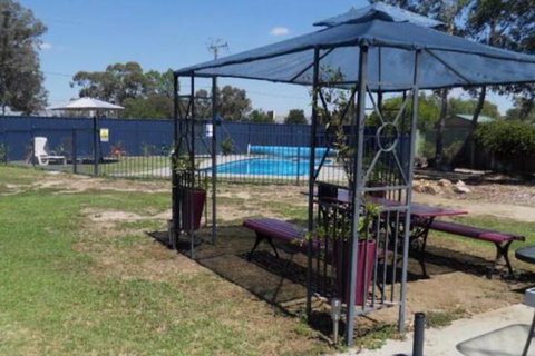 Glenndale Park Motel - Foster Accommodation 2