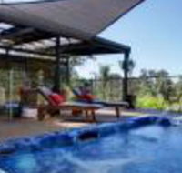 Sunway Farm Bed  Breakfast  Rosebud Cottage - Foster Accommodation