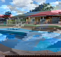 Emerald Explorers Inn - Foster Accommodation