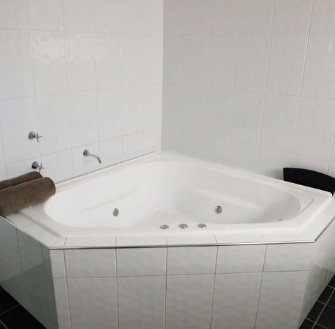 Akuna Motor Inn And Apartments - Foster Accommodation 3