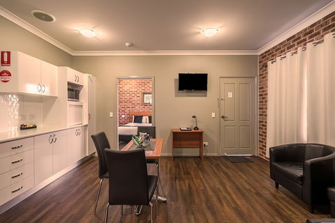 Akuna Motor Inn And Apartments - Foster Accommodation 6