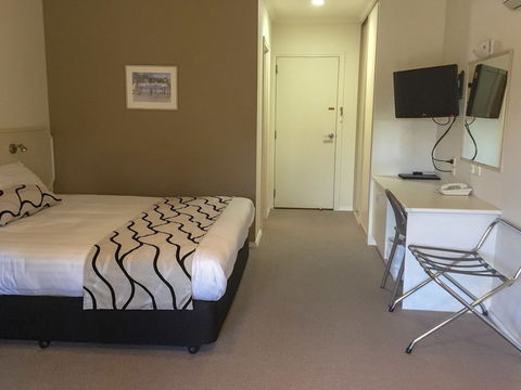 Deniliquin Country Club Motor Inn - Foster Accommodation 5