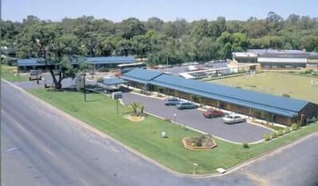 Deniliquin Country Club Motor Inn - Foster Accommodation 2