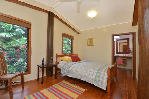 Cow Bay Homestay B & B - Foster Accommodation 1