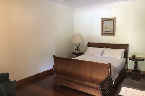 Daintree Manor Bed & Breakfast - Foster Accommodation 2