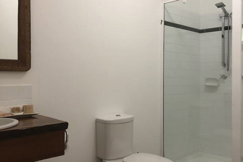 Daintree Manor Bed & Breakfast - Foster Accommodation 7