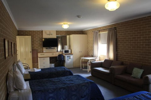 Grand Manor Motor Inn - Queanbeyan - Foster Accommodation 6