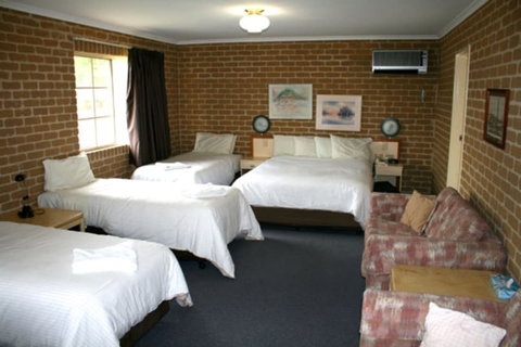 Grand Manor Motor Inn - Queanbeyan - Foster Accommodation 5