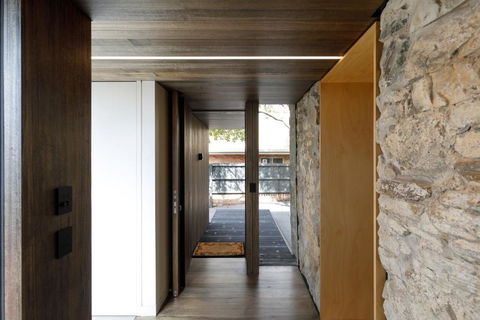Blue Magnolia - Foster Accommodation 3