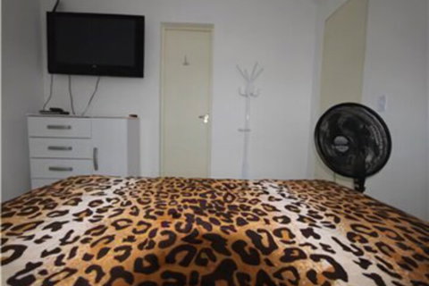 Lotus Boutique Apartments By Peace World - Foster Accommodation 3