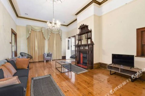 Rose Garden Spacious Family Home Near CBD - Foster Accommodation 1