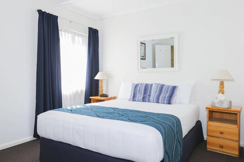 Premier Motor Inn - Foster Accommodation 0