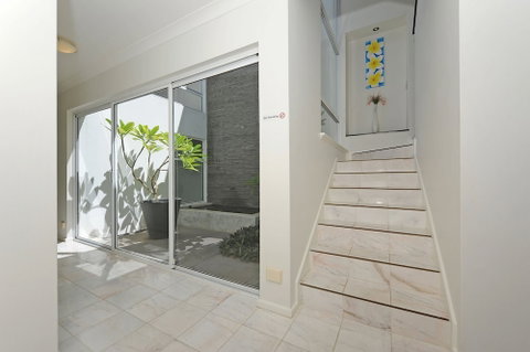 Cottesloe Beach House II - Foster Accommodation 2