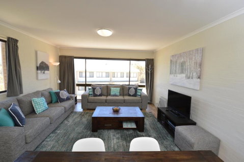 Kirwan 40 - Foster Accommodation 5