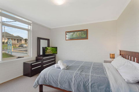 Whalevue Unit 2 - Foster Accommodation 2