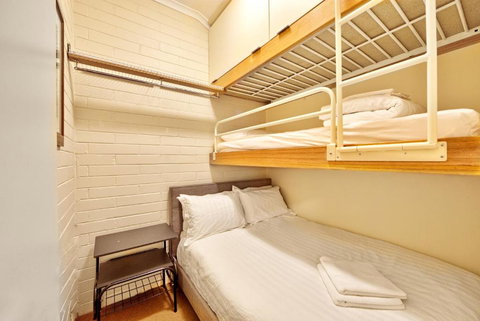 Snow Ski Apartments 16 - Foster Accommodation 6