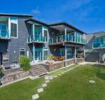 Louvres - Foster Accommodation