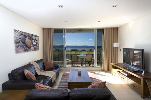 Ebbtide Unit 04 2 6 North Street - Foster Accommodation 2