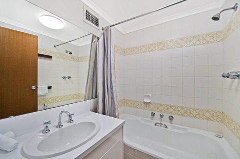 Akuna 14 6 Joffre Street - Foster Accommodation 5