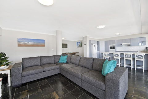 Akuna 20 6 Joffre Street - Foster Accommodation 3