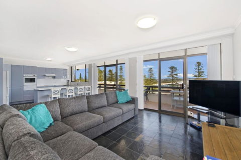 Akuna 20 6 Joffre Street - Foster Accommodation 1