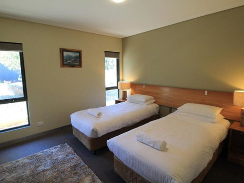 Kickenback Lodge - Foster Accommodation 6