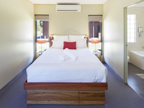 Kickenback Lodge - Foster Accommodation 1
