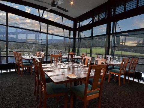 Kickenback Lodge - Foster Accommodation 4