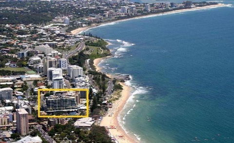 Beachfront Mooloolaba Apartment - Foster Accommodation 3