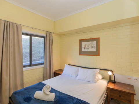 Summit 10 / 35 Clyde Street - Foster Accommodation 2