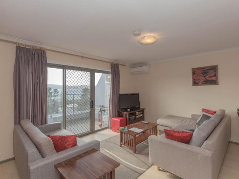 Summit 10 / 35 Clyde Street - Foster Accommodation 5