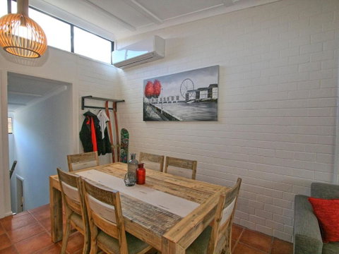 Tanderra 16 / 28 Park Road - Foster Accommodation 2