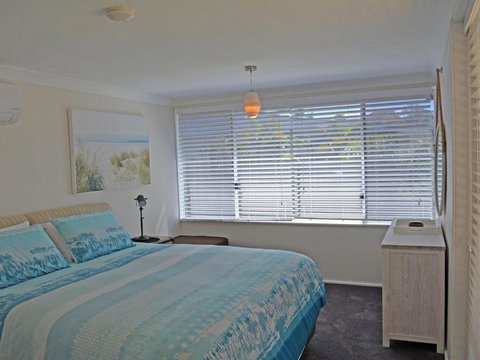 Wanda Magic 19 Randall Drive Beautiful Water Front House - Foster Accommodation 6