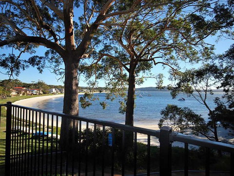 Wanda Magic 19 Randall Drive Beautiful Water Front House - Foster Accommodation 4