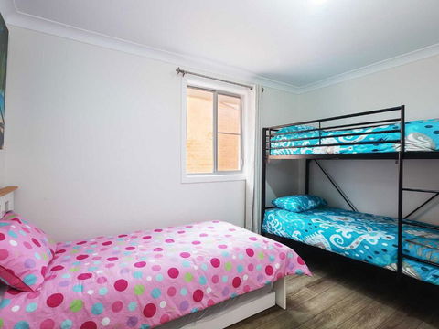 Sunrise Waters 2 / 63 Soldiers Point Road Stunning Waterfront Property - Foster Accommodation 4