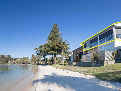 Sunrise Waters 2 / 63 Soldiers Point Road Stunning Waterfront Property - Foster Accommodation 6