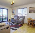 Seabreeze 6 Opposite Bowling Club - Foster Accommodation