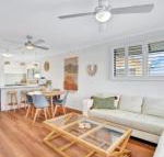 Rainbow Breezes 4 Rainbow Beach Townhouse with breath taking ocean views to Fraser Island - Foster Accommodation