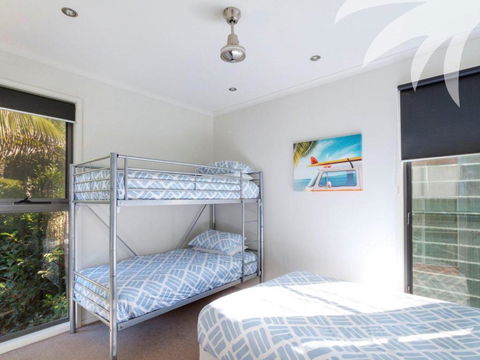 Boom 8 - Foster Accommodation 5