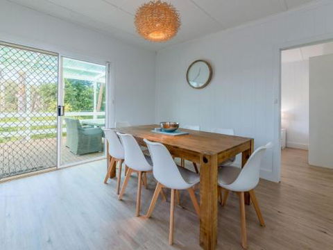 DRIFTAWAY ACROSS FROM SURF BEACH - Foster Accommodation 3