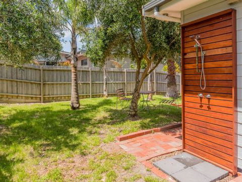 DRIFTAWAY ACROSS FROM SURF BEACH - Foster Accommodation 2