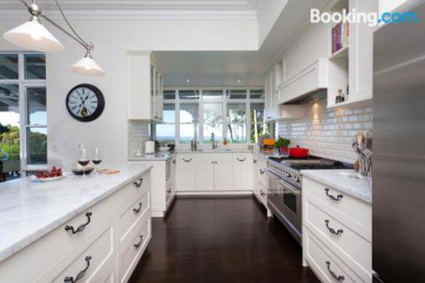 Sunrise At Sanquar Noosa Hinterland - Foster Accommodation 6