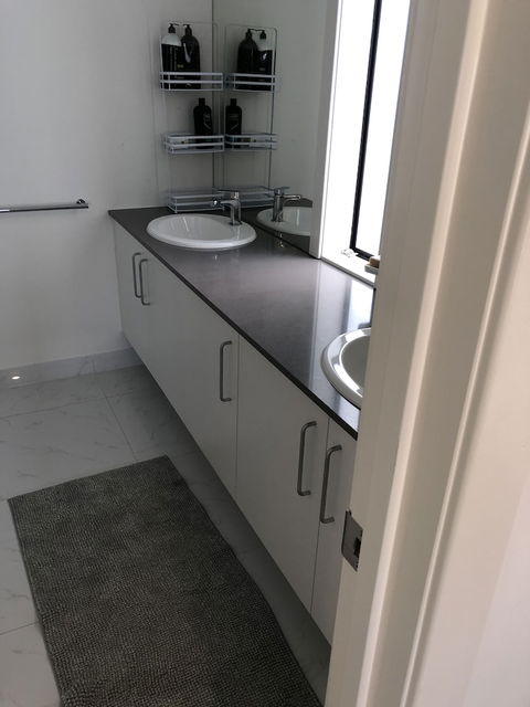 Apple House Upper Point Cook - Foster Accommodation 3