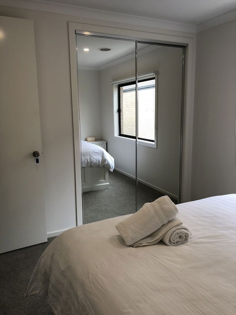 Apple House Upper Point Cook - Foster Accommodation 4